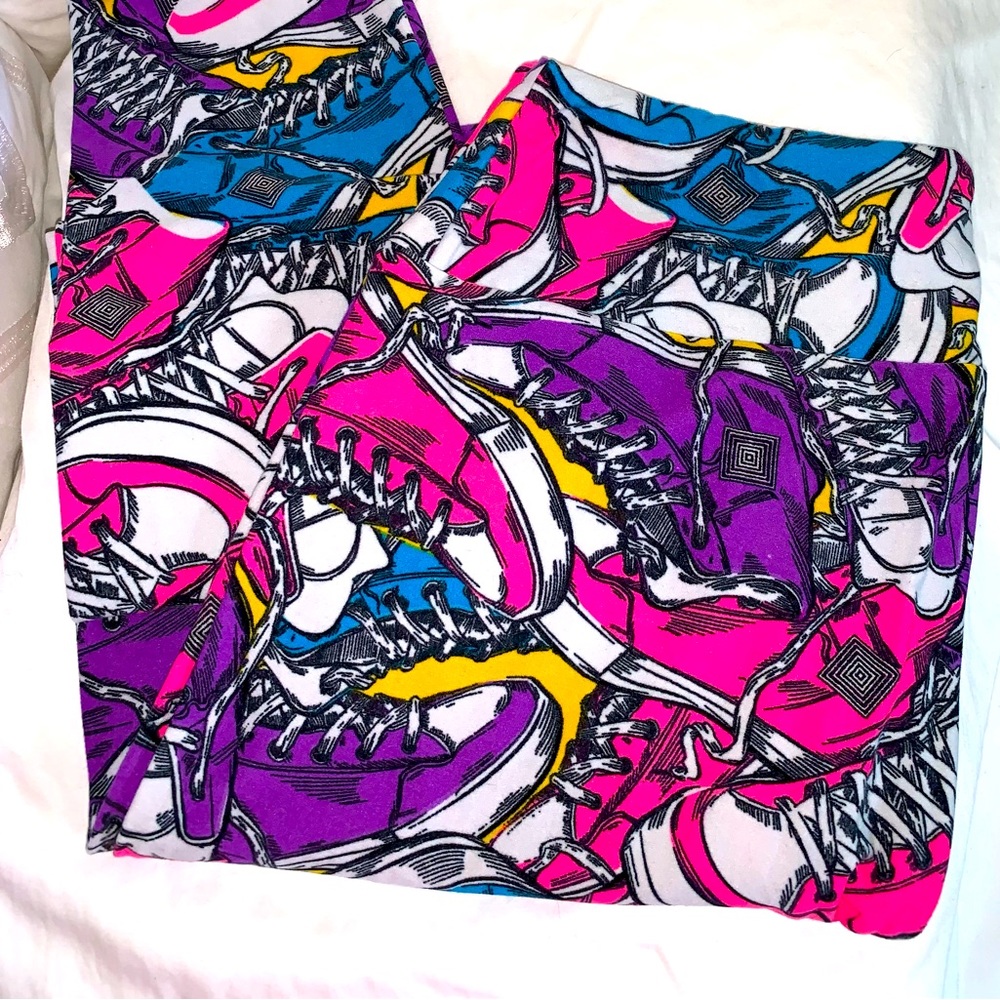 LuluRoe, EUC, Onesize (2-12ish) Leggings! Bright fun sneaker pattern!